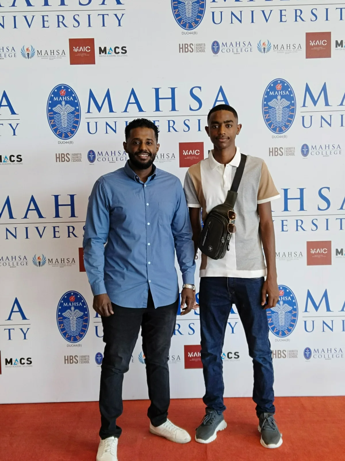 Guiding and supporting a student during a university visit